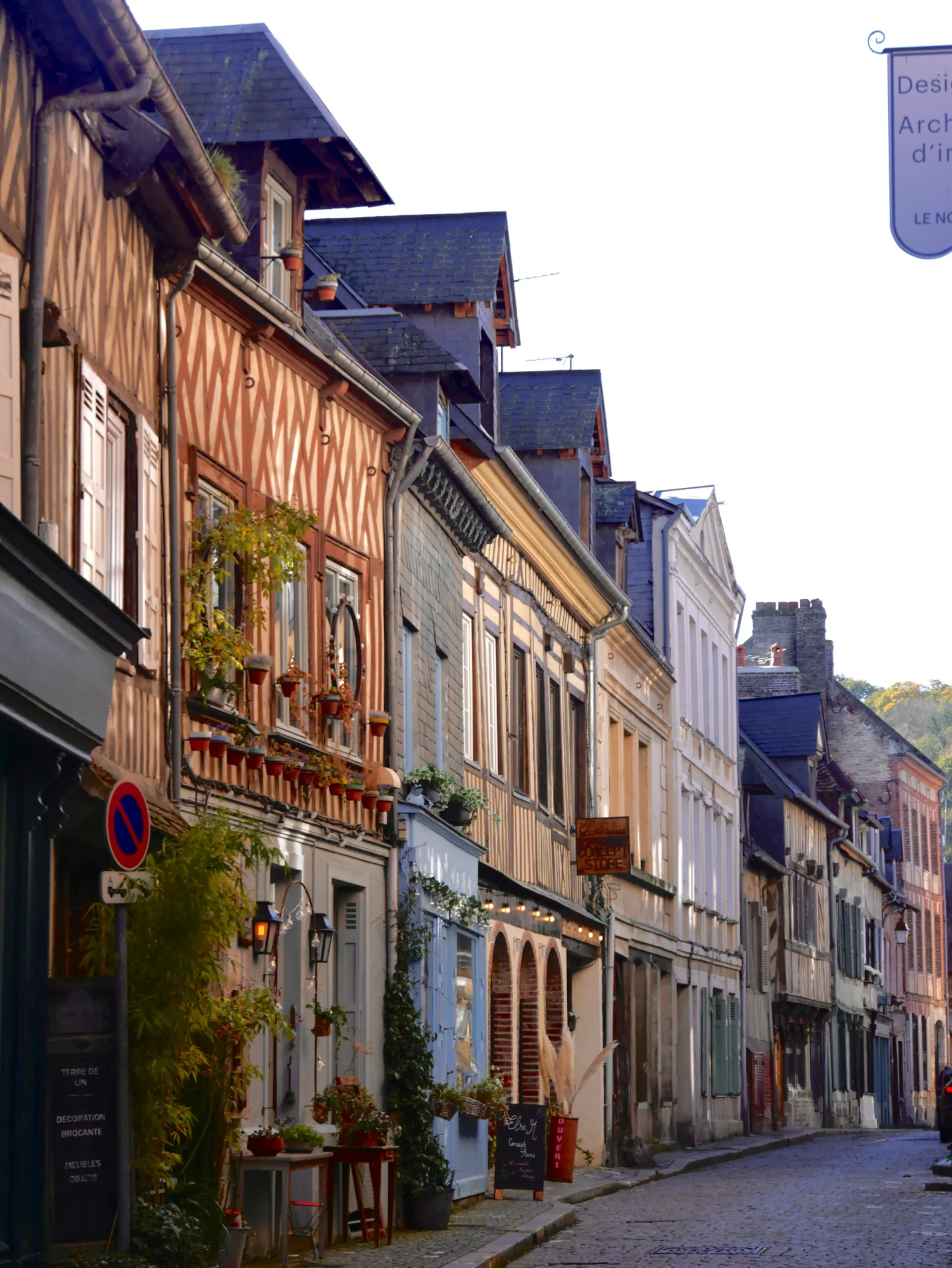 A 12-hour private car tour visiting Rouen, Etretat and Honfleur, with wine tasting.