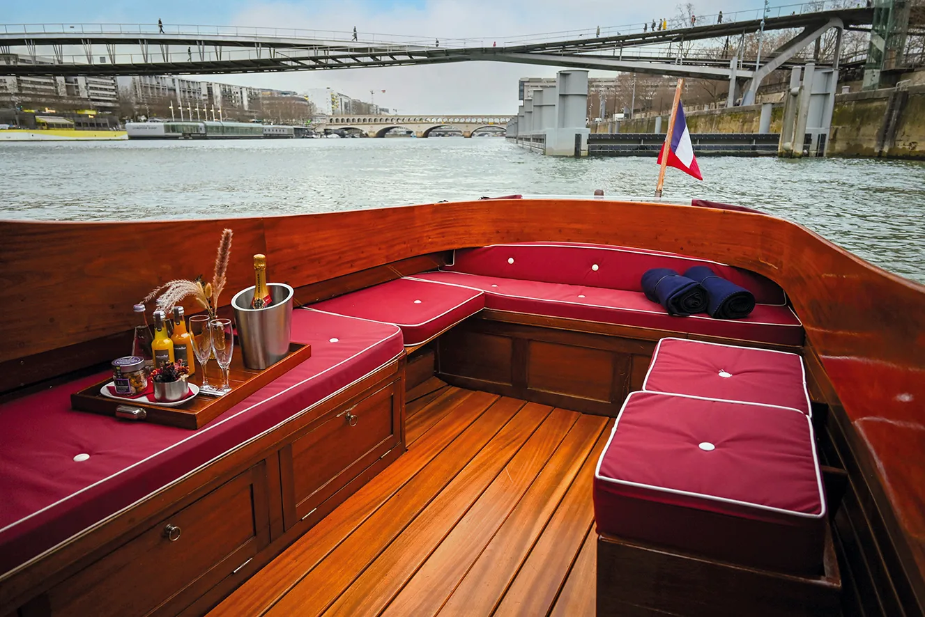 Seine Avenue private Seine cruise (Paris)