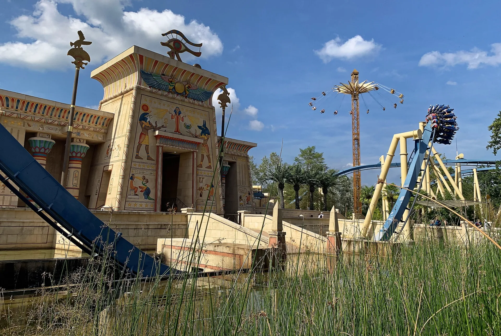 Parc Astérix: A Gallic Adventure Without Queues with a Russian-Speaking Guide (6h)