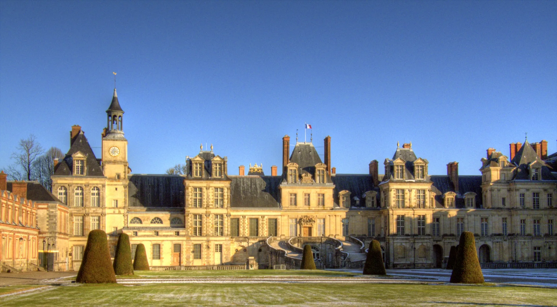Château de Fontainebleau: House of Centuries, Abode of Kings (5h)