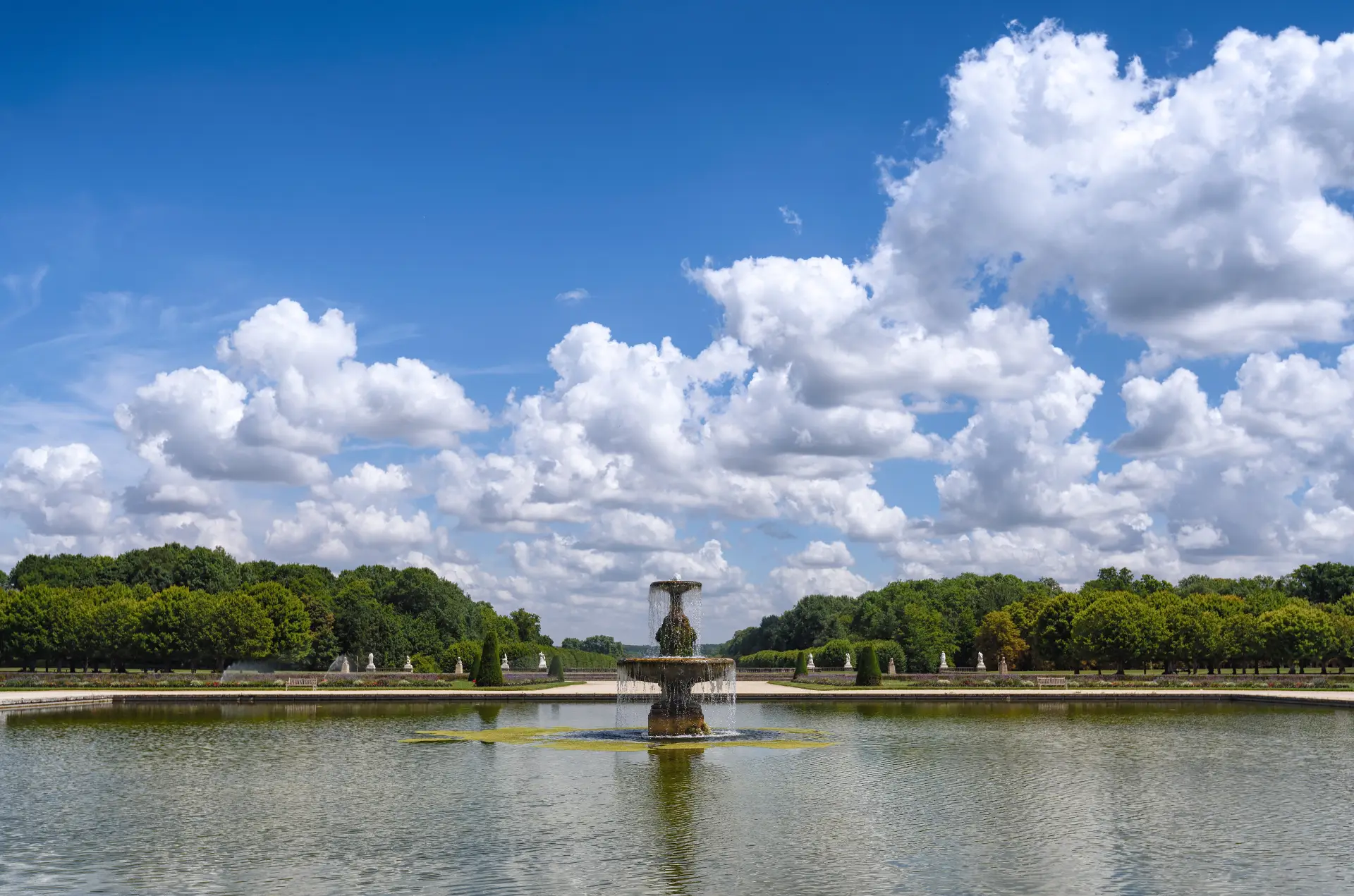 Château de Fontainebleau: House of Centuries, Abode of Kings (5h)