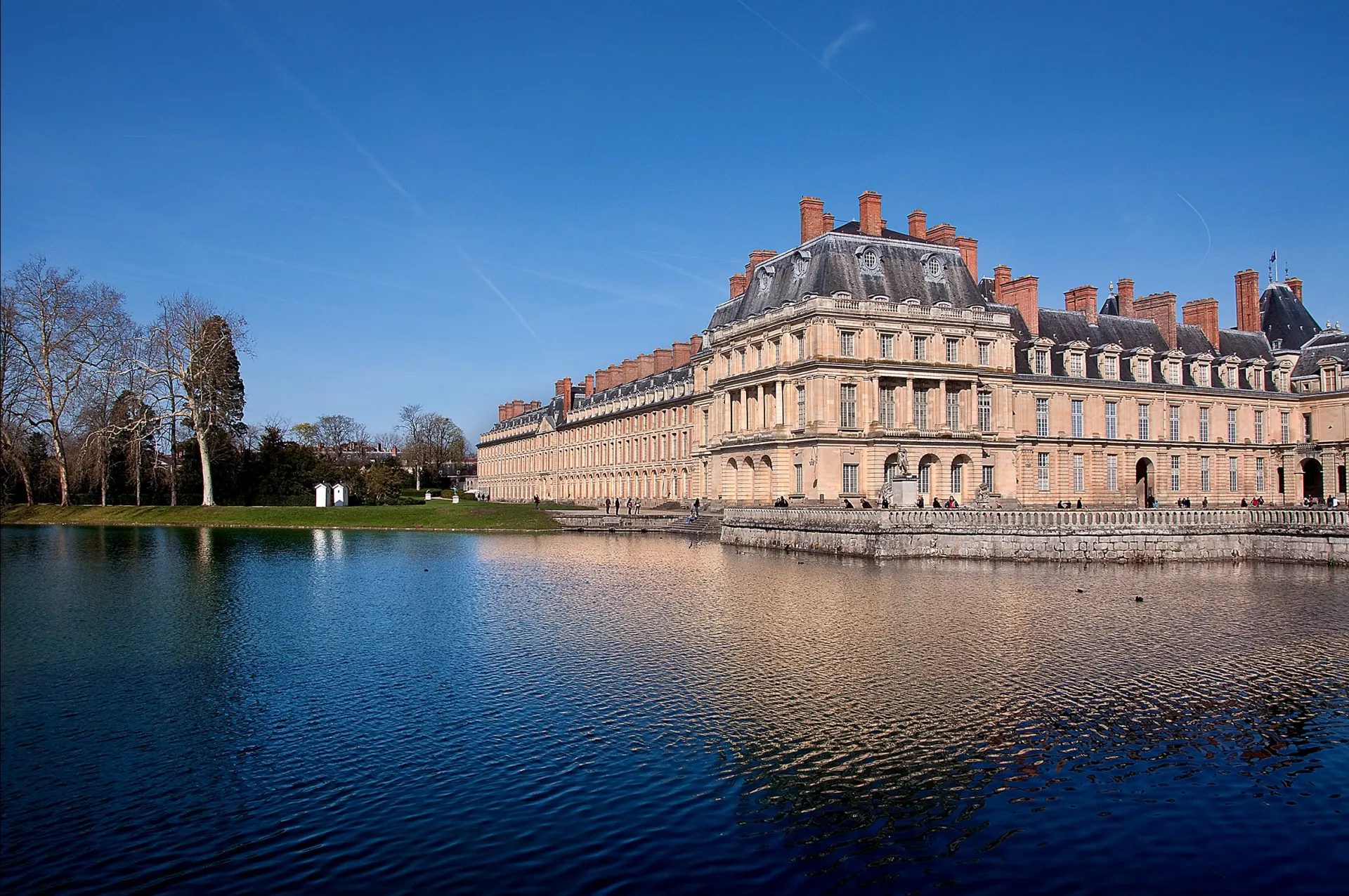 Château de Fontainebleau: House of Centuries, Abode of Kings (5h)