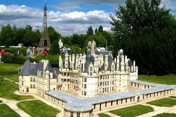 Visit to 'France in Miniature' Park (5h)