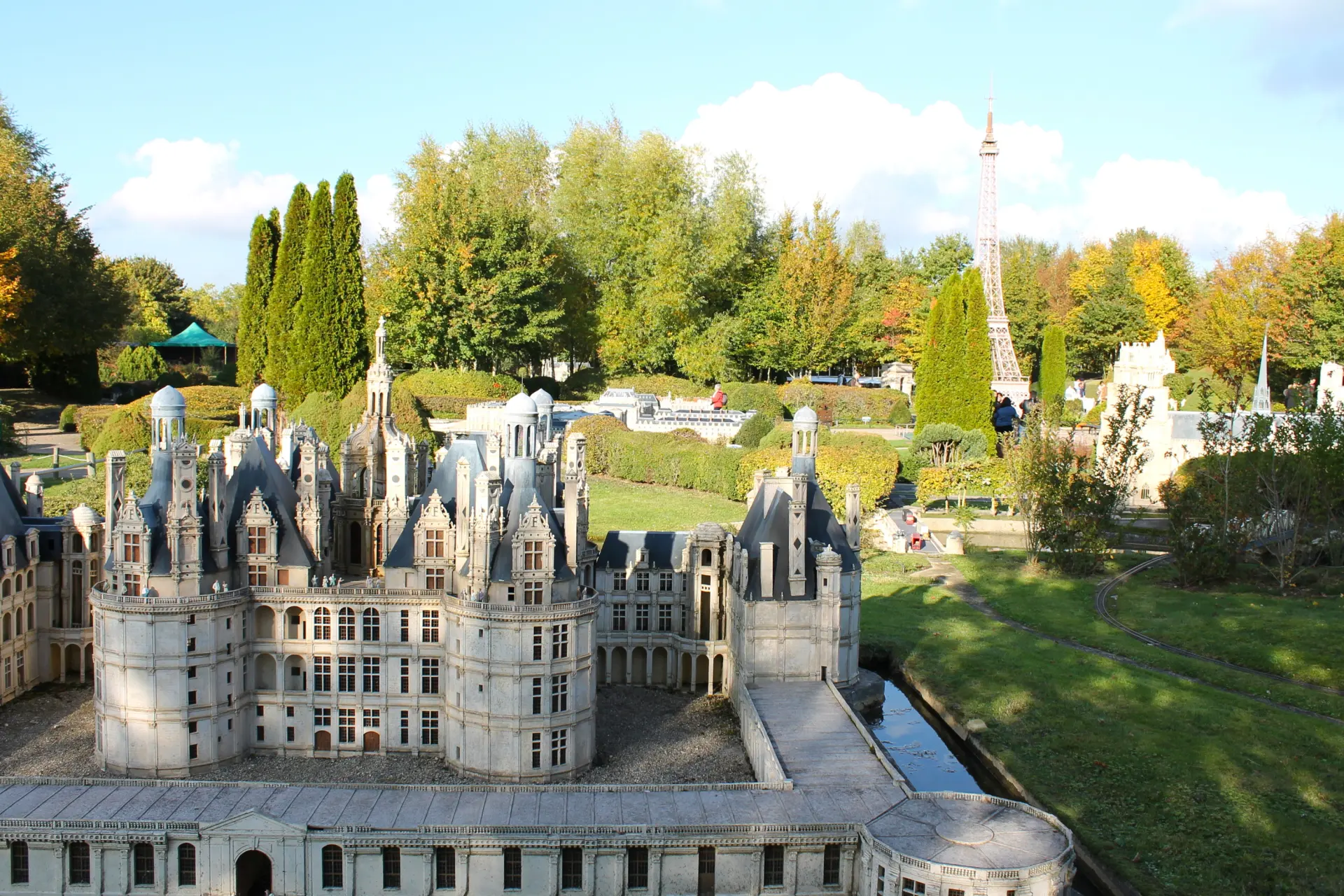 Visit to 'France in Miniature' Park (5h)