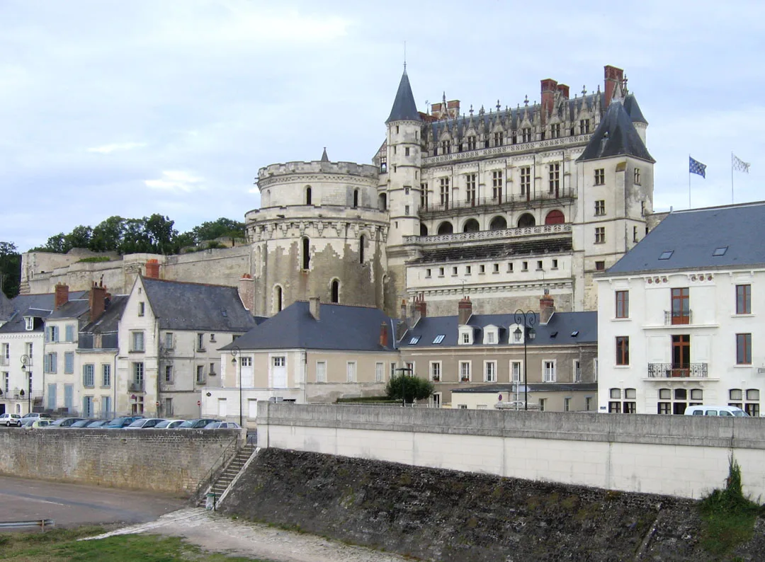 Châteaux of the Loire: Amboise, Chenonceau, and Chambord (12h)