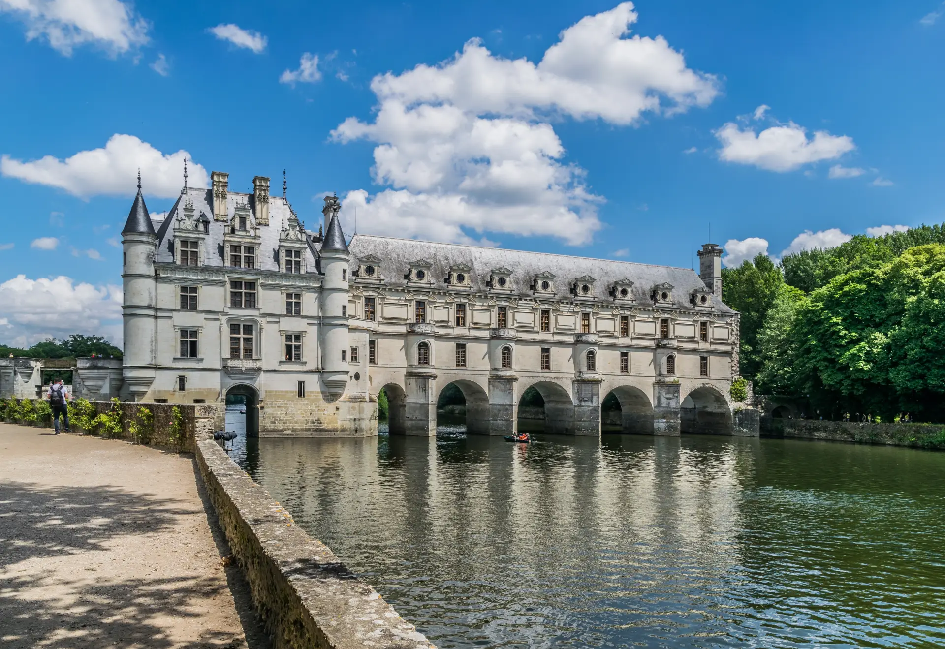 Châteaux of the Loire: Amboise, Chenonceau, and Chambord (12h)