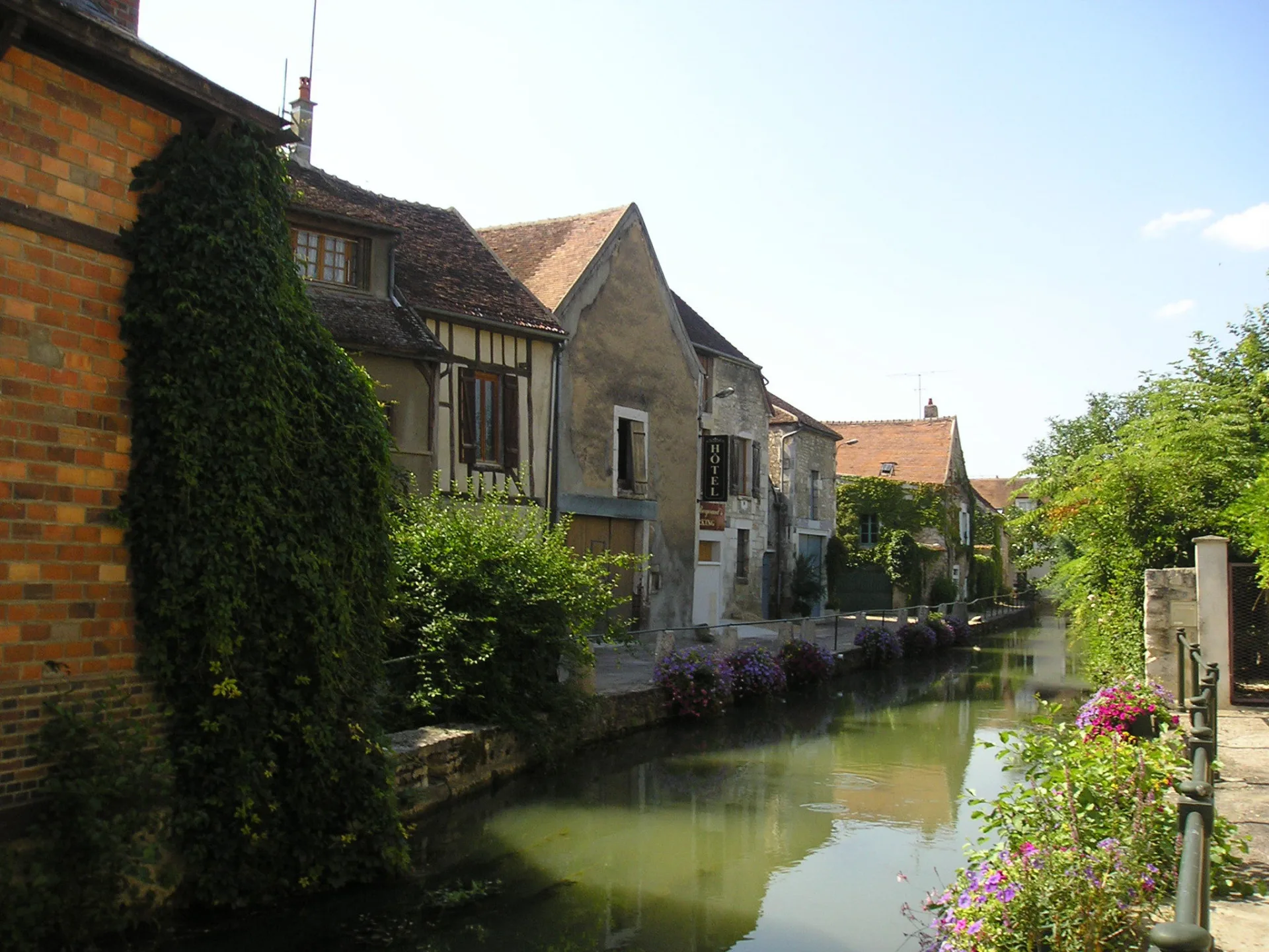 Two-Day Trip to Burgundy and Champagne: A Taste of France
