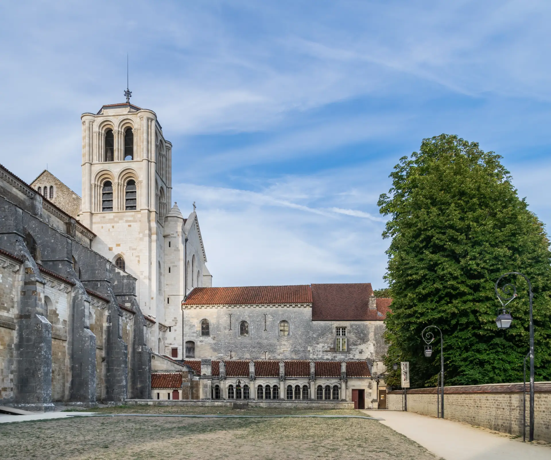 Two-Day Trip to Burgundy and Champagne: A Taste of France